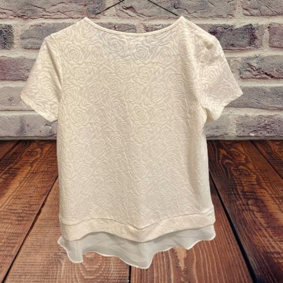 ⭐️HP!!⭐️Charming Charlie White Short Sleeve Top with (S) - Picture 2 of 6